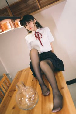 [福利COS] 微博人气Coser不呆猫 - 校服JK(64P)