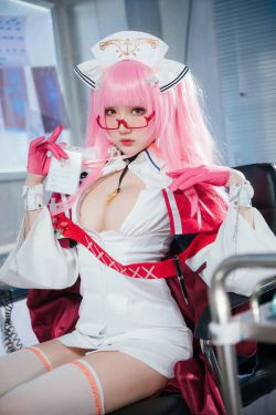 [网红COS] Coser瓜希酱福利 - 英仙座护士(20P)