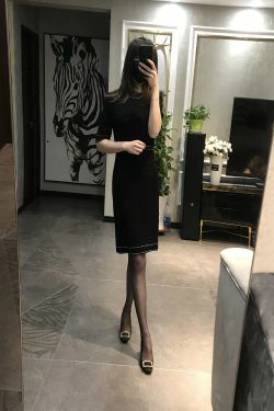 丝足博主麋鹿_Monroe 2020.04.06 难掩性感(19P)