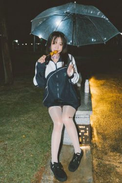 [网红COS] 动漫博主柒柒要乖哦 - 校服(40P)