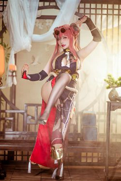 [网红COS] 是一只熊仔吗 - 布莱默顿 功夫少女(30P)