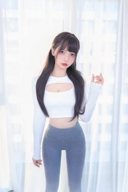 [网红COS] 萝莉神楽板真冬 瑜伽少女(75P)