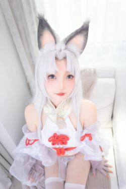 [网红COS] 萝莉神楽板真冬 白丝胡桃(75P)