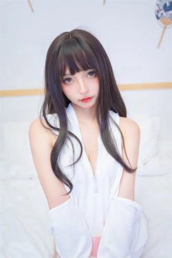 [网红COS] 萝莉神楽板真冬 白猫咪(20P)
