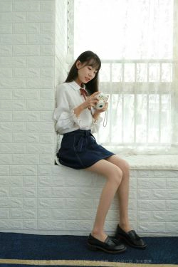 [IESS异思趣向]  模特：团团《长腿学苑风》(97P)