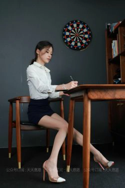 [IESS异思趣向]  模特：小六《火辣女秘书》(88P)