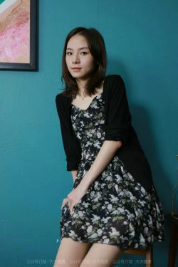 [IESS异思趣向]  模特：小六《碎花短裙》(89P)
