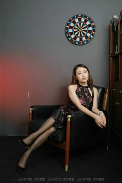 [IESS异思趣向]  模特：小婕《挂脖连衣裙》(105P)