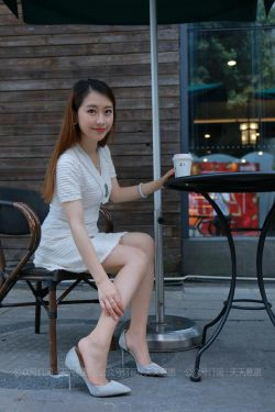 [IESS异思趣向]  模特：小婕《肉丝白裙俏佳人》(79P)