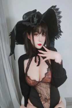 [福利COS] Coser小姐姐白银 - 柴郡(22P)