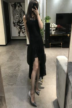 [福利COS] 丝足博主麋鹿_Monroe 2020.05.14 名媛黑丝(32P)