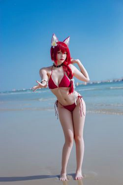 [福利COS] 人气Coser二佐Nisa - 碧蓝 千代田泳装(20P)