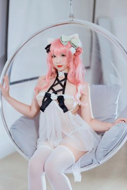 [福利COS] 动漫博主九曲Jean - 粉发妹妹(38P)