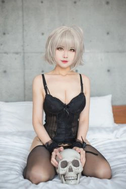 [福利COS] Coser萱-KaYa - 黑贞 黑呆毛下着(51P)