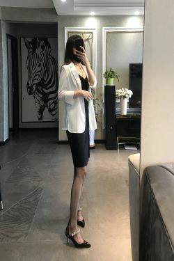 [福利COS] 丝足博主麋鹿_Monroe 2020.07.12 黑色吊袜(79P)