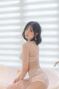 [福利COS] 次元少女念雪ww - 粉色系套装(30P)