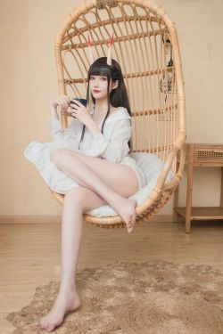 [福利COS] 花兮_honoka - 能代 宁静的六叠间(18P)