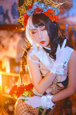 [福利COS] 云溪溪 - 奶桃 修女(22P)
