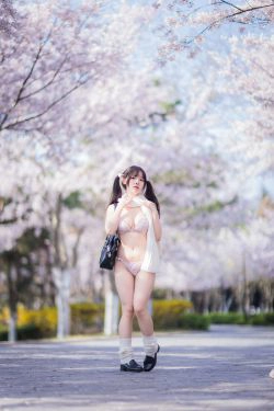 [福利COS] 六味帝皇酱 - 樱花JK(53P)