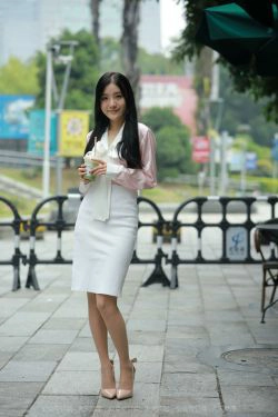 [异思趣向IESS] 模特 婉苹 《粉红色的回忆》(83P)