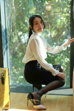 [异思趣向IESS] 模特 婉萍 《黑丝咖啡》(90P)