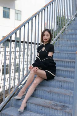 [异思趣向IESS] 模特 小六 《黑色旗袍肉色丝》(96P)