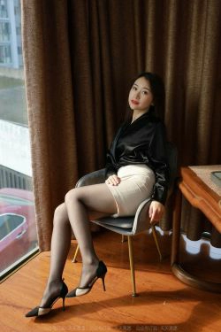 [异思趣向IESS] 模特 小婕 《黑丝职业装》(86P)