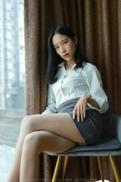 [异思趣向IESS] 模特 美子 《地板上的尤物》(89P)