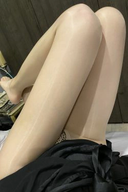 [福利COS] 丝足博主麋鹿_Monroe 2020.08.29 亮是一种态度(30P)