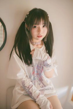 [福利COS] 六味帝皇酱 - 午后的少女(32P)