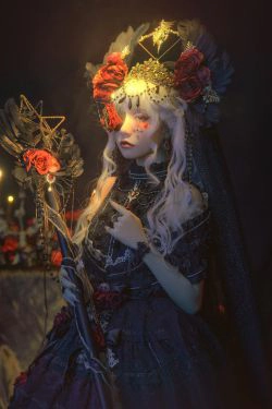 [福利COS] 爆机少女喵小吉 - 鸦(19P)