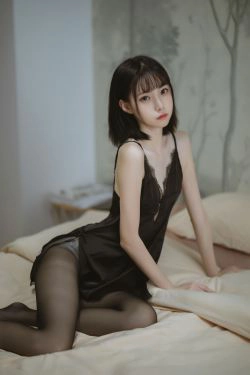 [福利COS] 许岚 - 黑色蕾丝睡衣(40P)
