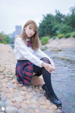 [兔玩映画] - JK制服 Vol.006 绿草坪(40P)