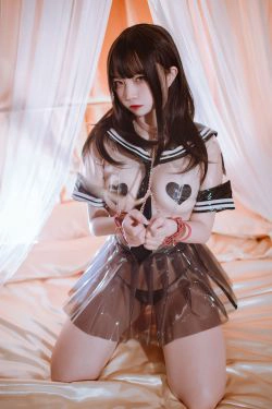 [福利COS] 人气Coser二佐Nisa - 透明JK(40P)