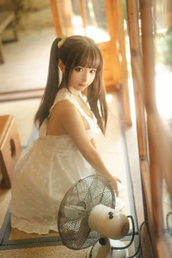 [福利COS] 动漫博主蠢沫沫 - 白吊带(112P)