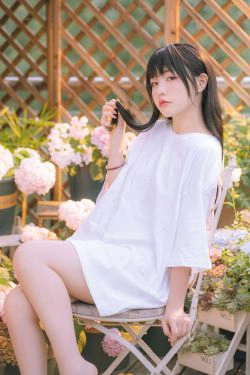 [福利COS] 爆机少女喵小吉 - 小吉的午后时光(45P)