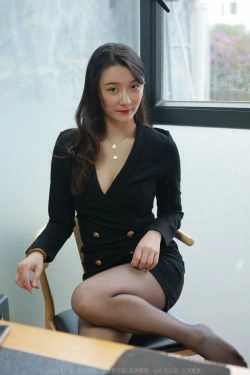 [异思趣向IESS] 模特：秋秋《烈焰高跟鞋》(85P)