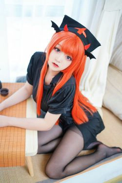 [网红COSER] 动漫博主恩田直幸 - 橘色黑护士(56P)