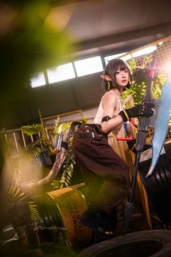 [网红COSER] 动漫博主阿包也是兔娘 - 明日方舟 森蚺(33P)