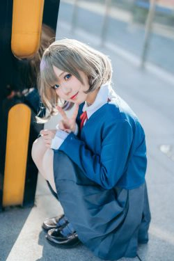 [网红COSER] 花柒Hana - 唐可可校服(15P)