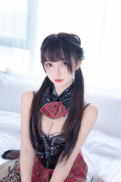 [网红COSER] 萝莉神楽板真冬之叛逆人偶(75P)