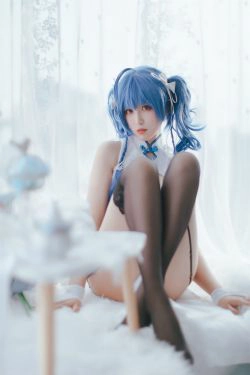 [网红COSER] 轩萧学姐 - 圣路易斯旗袍(42P)