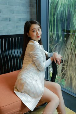 [异思趣向IESS] 模特：小婕 《4月佳人》(90P)
