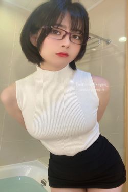 [福利COS] 萌妹子眼酱大魔王w - 风吕に入る(26P)