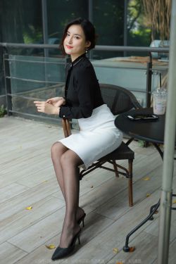[异思趣向IESS] 模特：小宝 《黑丝黑衬衣》(81P)