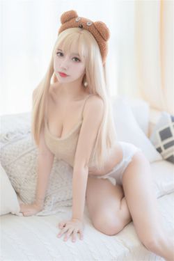 [福利COS] 斗鱼米线线sama写真 - 小熊软糖(66P)