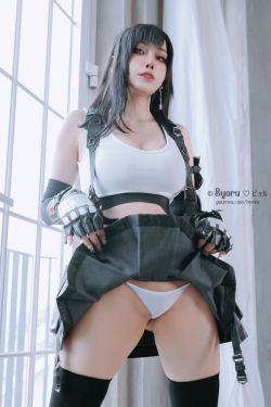 [福利COS] 日本性感萝莉Byoru - Tifa(86P)