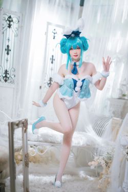 [福利COS] 焖焖碳 - 初音兔女郎(20P)