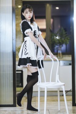 [福利COS] 许岚(叁月life) - 短裙女仆(40P)