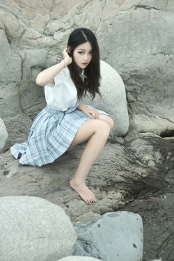 [福利COS] eloise软软 - 河边JK(34P)